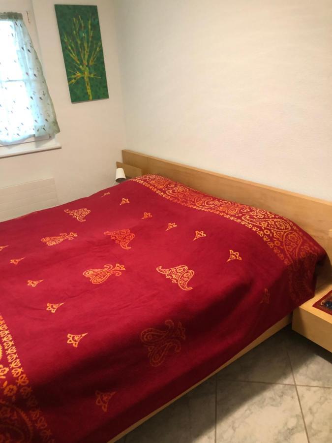 Mona'S Sleep & Go Bed and Breakfast Buren  Eksteriør billede