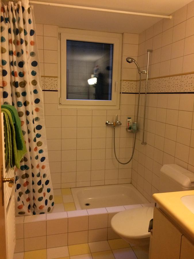 Mona'S Sleep & Go Bed and Breakfast Buren  Eksteriør billede