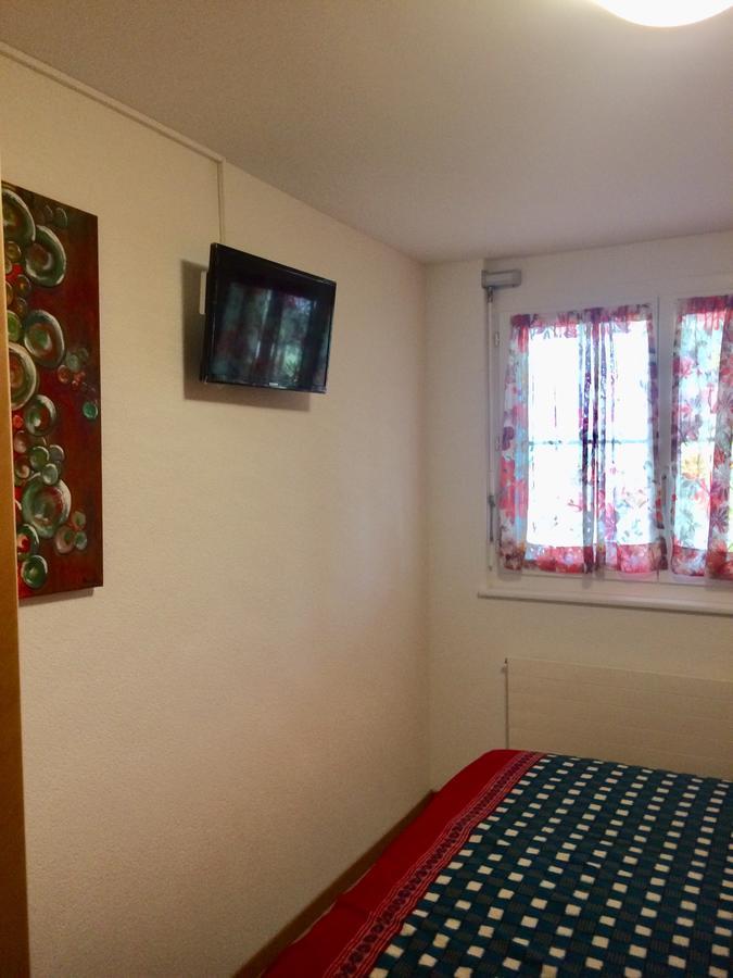 Mona'S Sleep & Go Bed and Breakfast Buren  Eksteriør billede